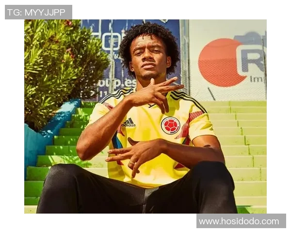 足球明星秋衣时尚秀图集展现运动魅力与个性风采 足球明星秋衣时尚秀图集展现运动魅力与个性风采